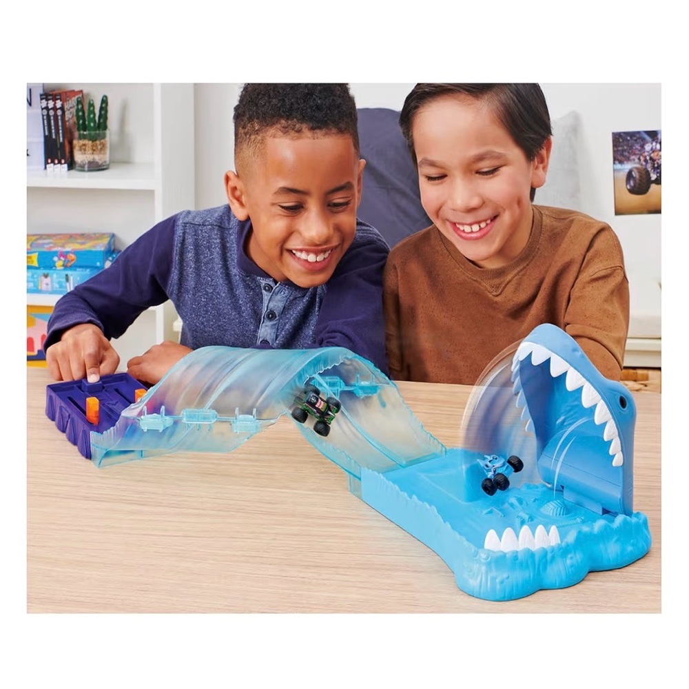 Monster Jam Mini Megalodon Race & Chomp Track - Picture 2 of 9